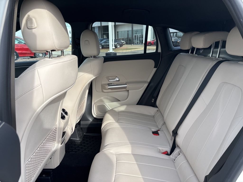 Used 2025 White Mercedes-Benz GLA 250 image 9