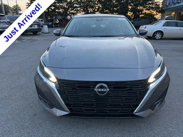 Used 2023 Gray Nissan 2.5 SV image 8