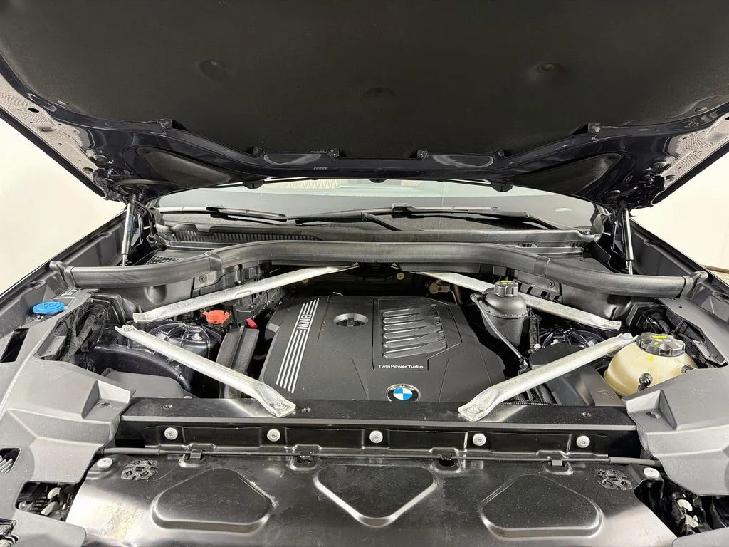 Used 2019 Gray BMW xDrive40i image 32
