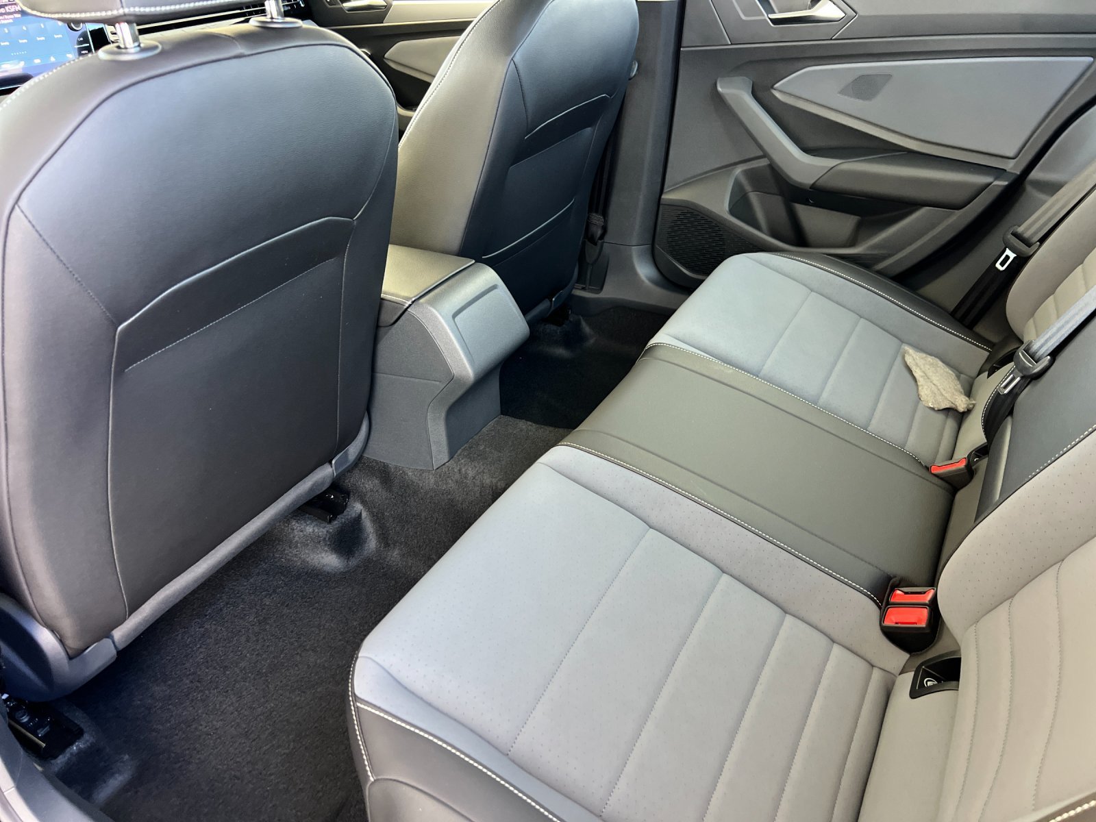 New 2026 Platinum Gray Metallic Volkswagen SE image 11