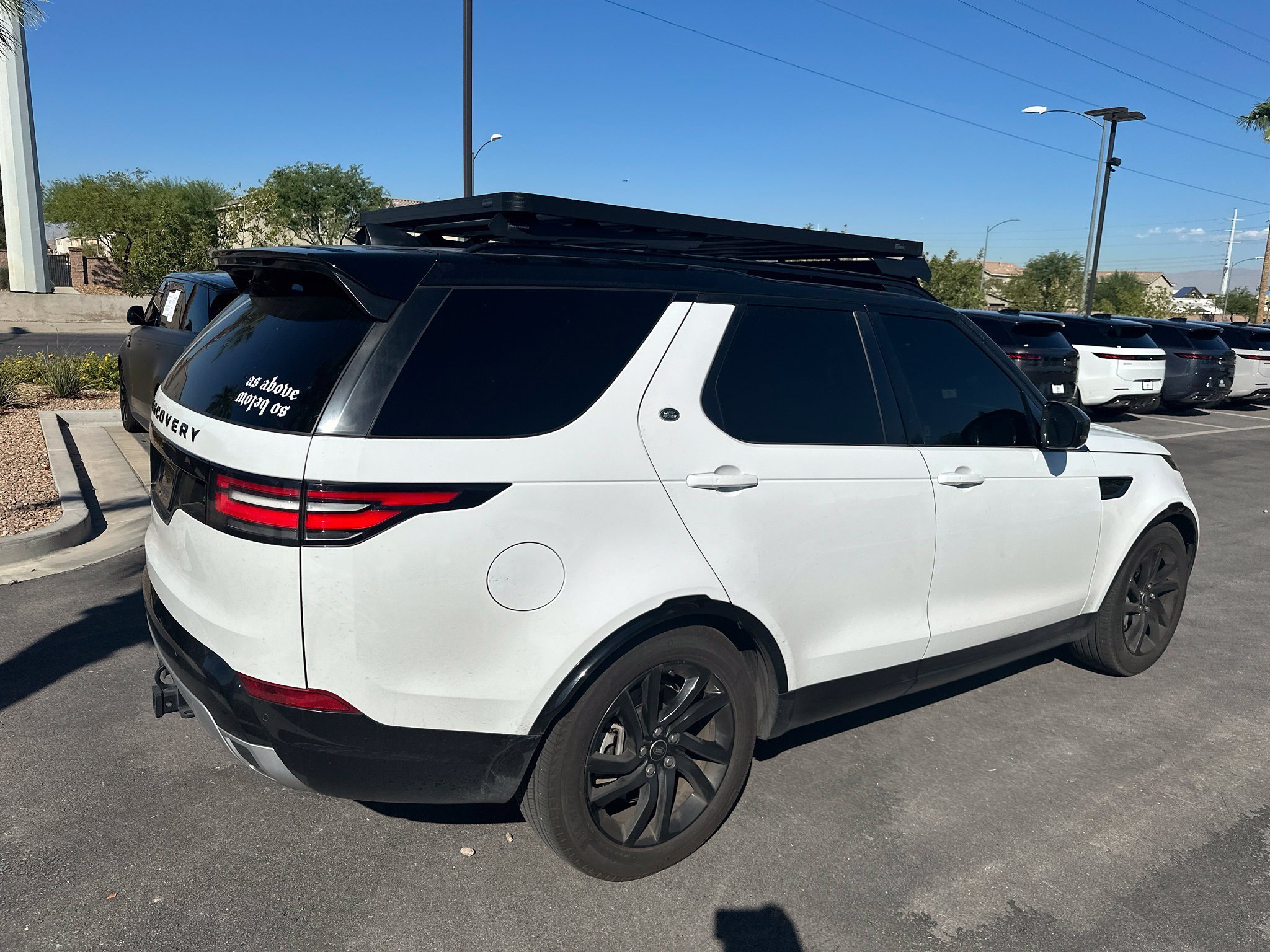 Used 2018 Fuji White Land Rover HSE image 3