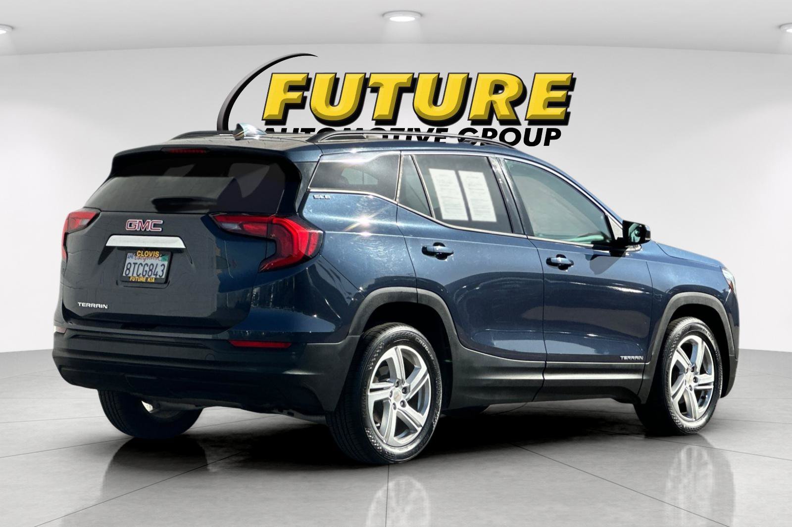 Used 2018 Blue GMC SLE image 4