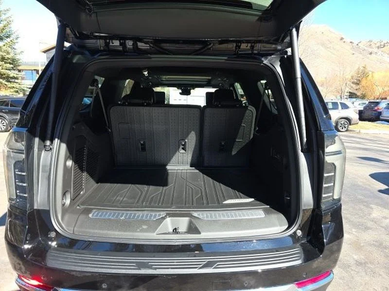 2026 Chevrolet Suburban Premier - Photo 7