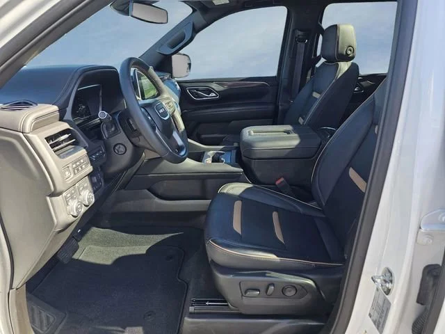 Used 2023 Summit White GMC AT4 image 18