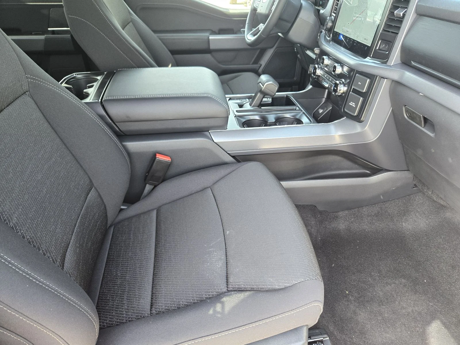 New 2026 Carbonized Gray Metallic Ford XLT image 9