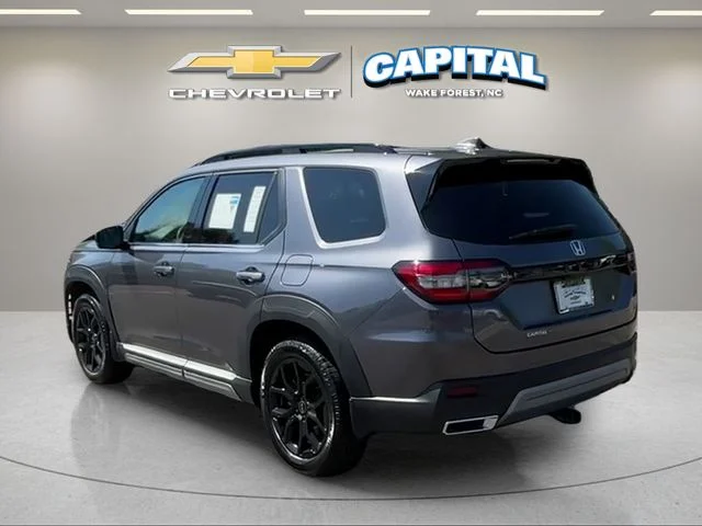 Used 2025  Honda Touring image 3