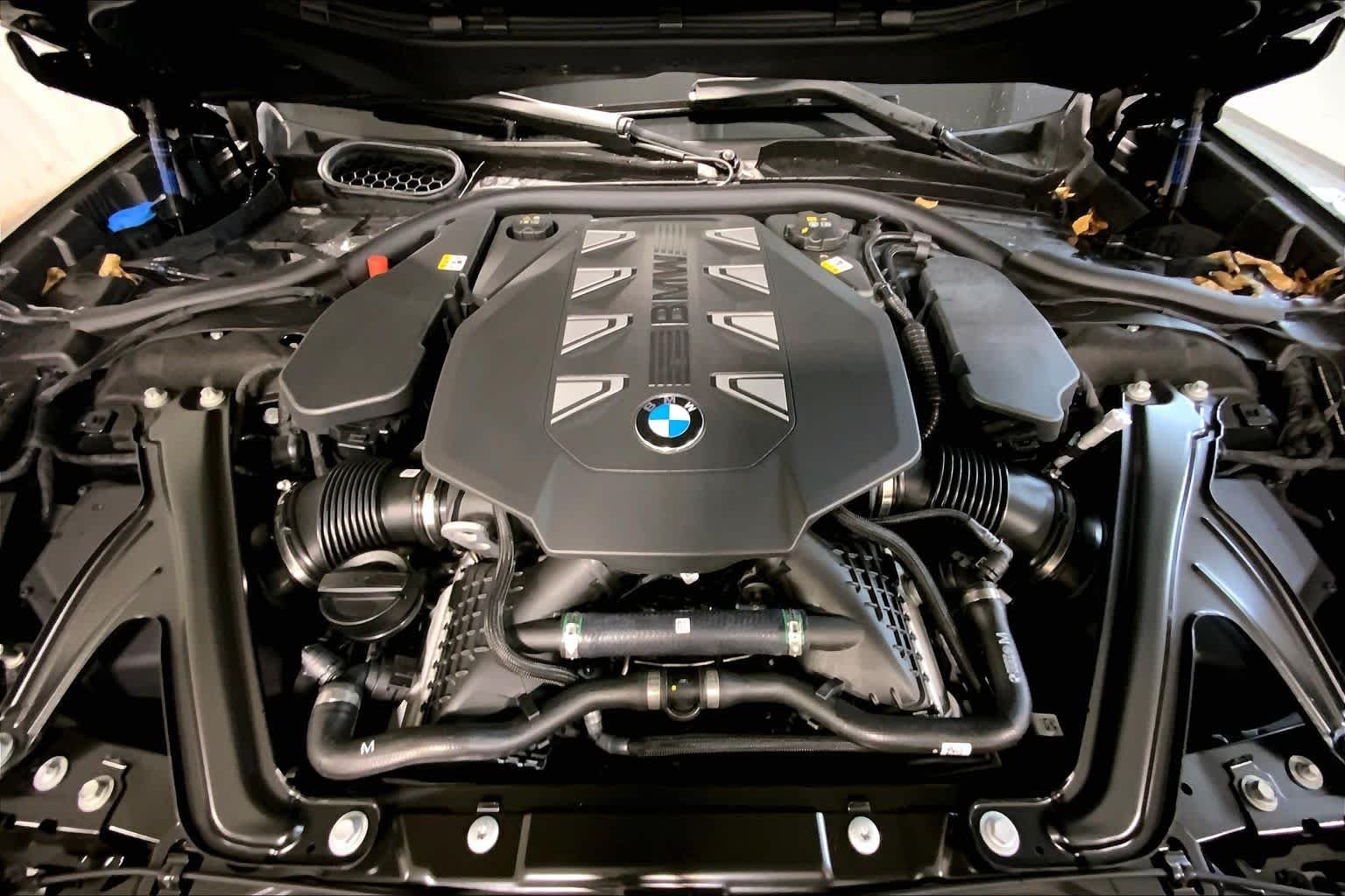 Used 2026 Black Sapphire Metallic BMW 760i xDrive image 16