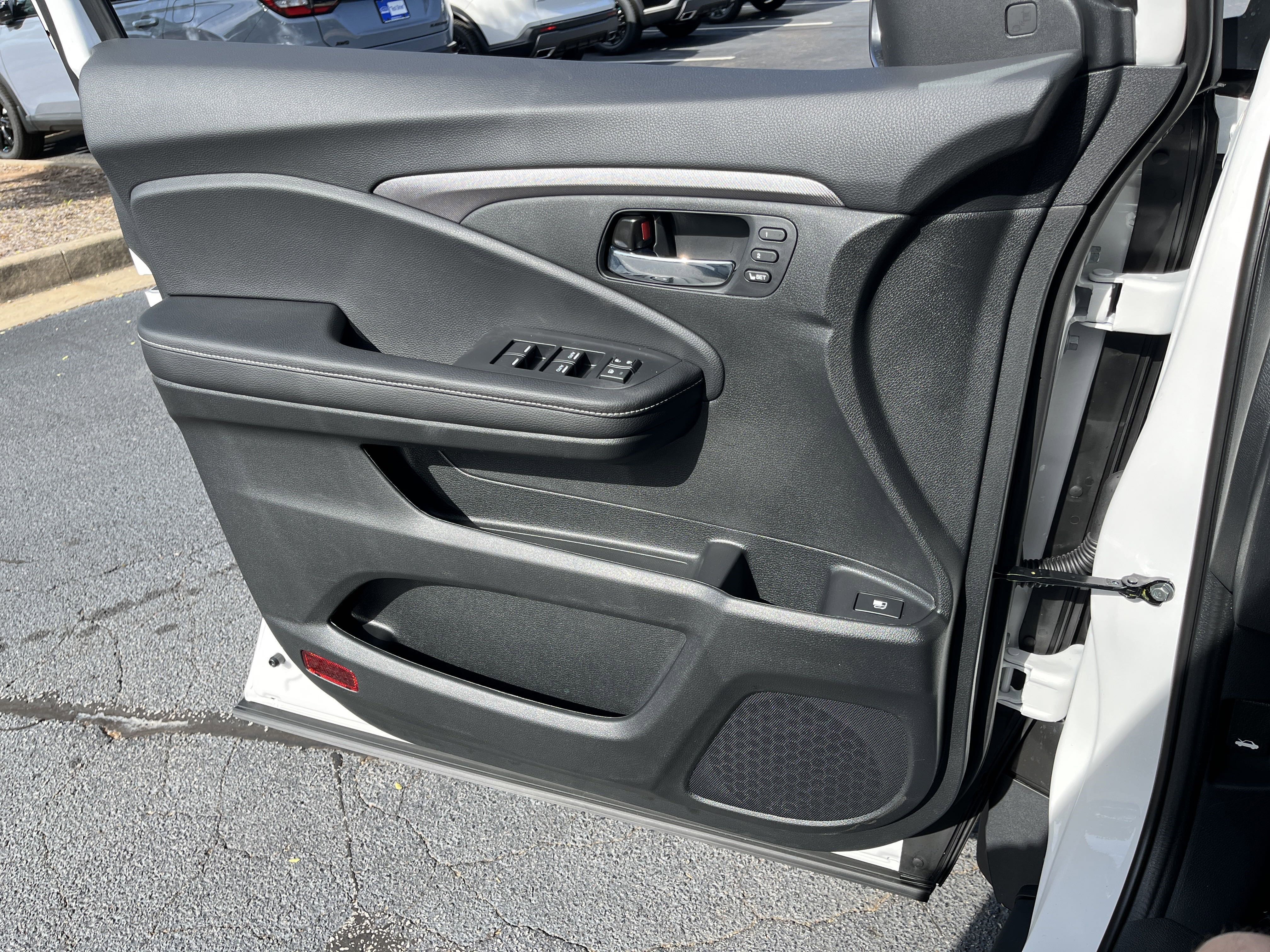 2025 Honda Ridgeline RTL - Photo 18