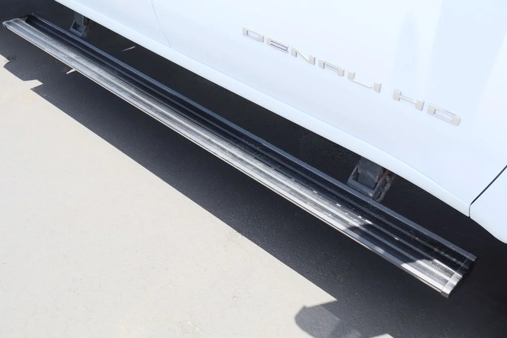 Used 2022 White GMC Denali image 11