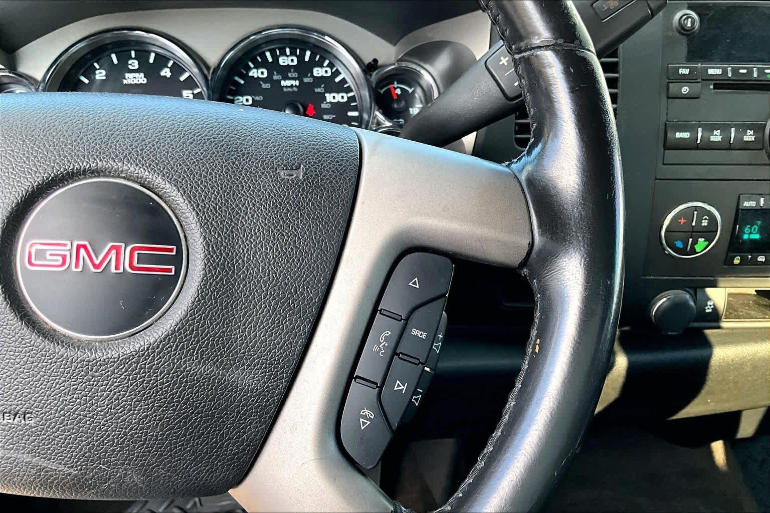 Used 2013 Onyx Black GMC SLE image 25