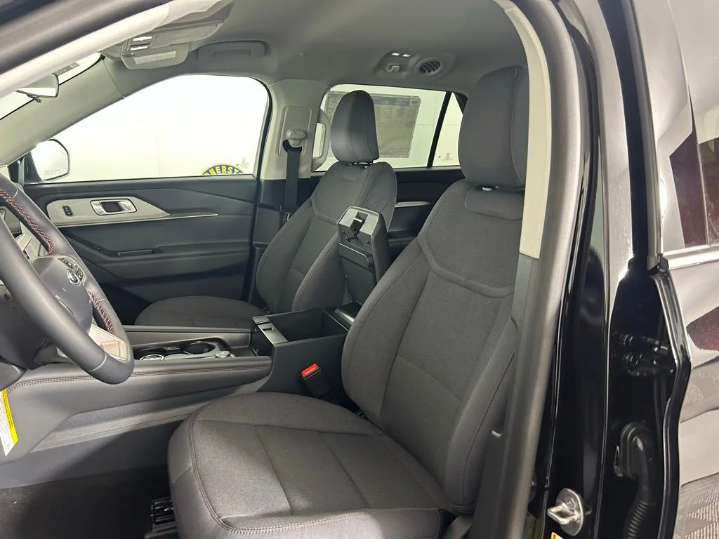 New 2026 Agate Black Metallic Ford Active image 10