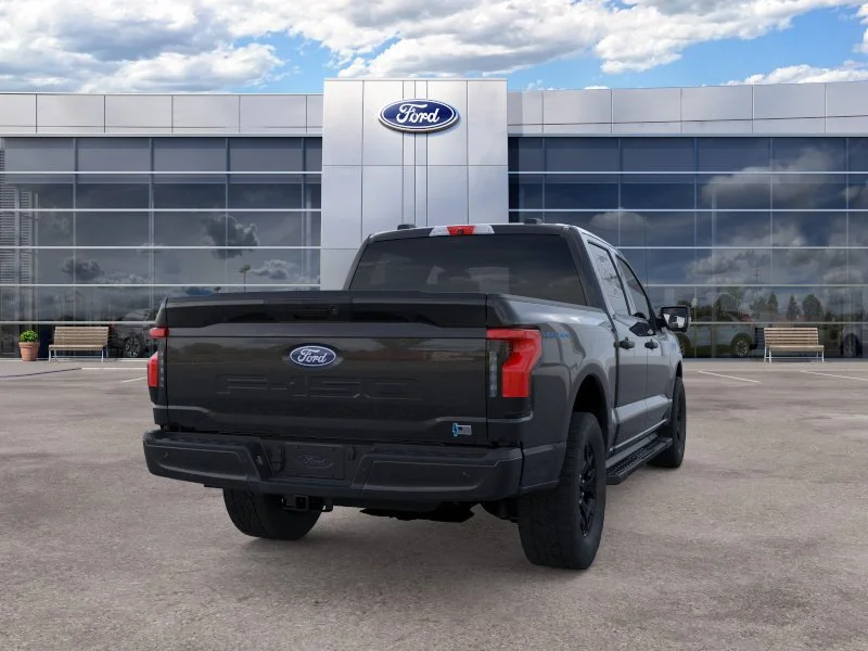 2025 Ford F-150 Lightning XLT - Photo 8