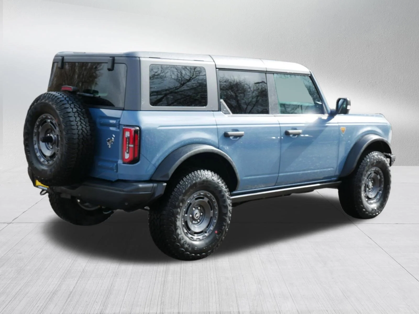 New 2025 Azure Gray Metallic Ford Badlands image 7