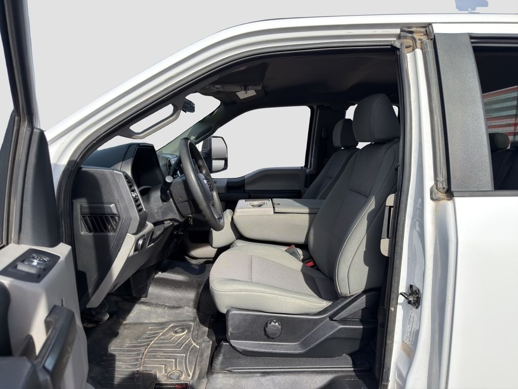 Used 2020 White Ford XL image 13