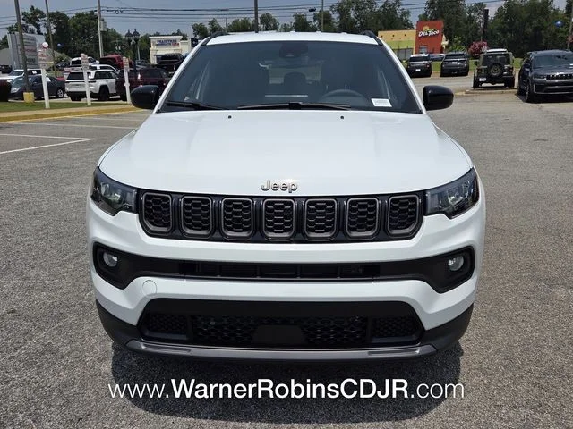 New 2026 Bright White Clearcoat Jeep Latitude image 2