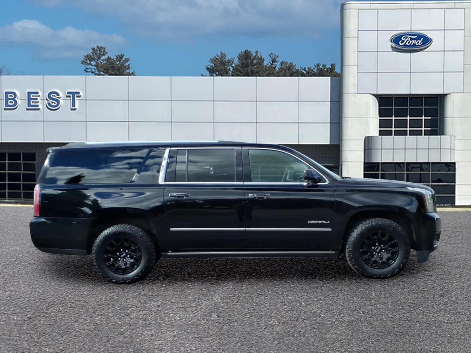 Used 2017 Onyx Black GMC Denali image 9
