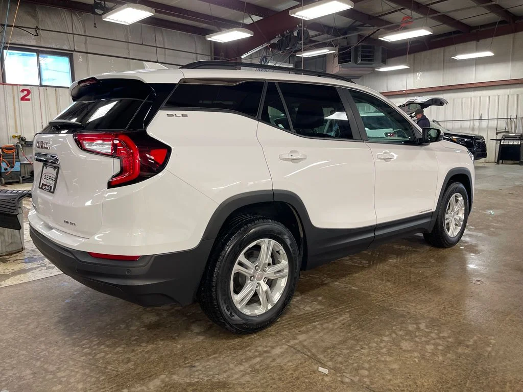 Used 2024 White GMC SLE image 5