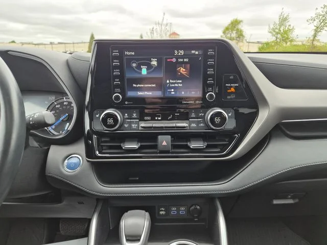 Used 2022 Gray Toyota XLE image 23