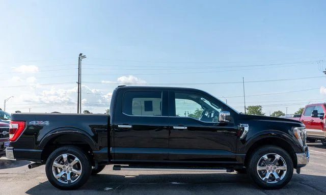Used 2023  Ford Lariat image 5