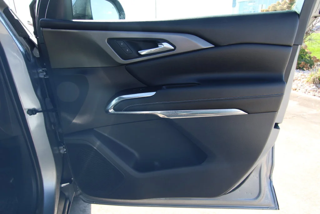 Used 2025 Gray Chevrolet LT image 38