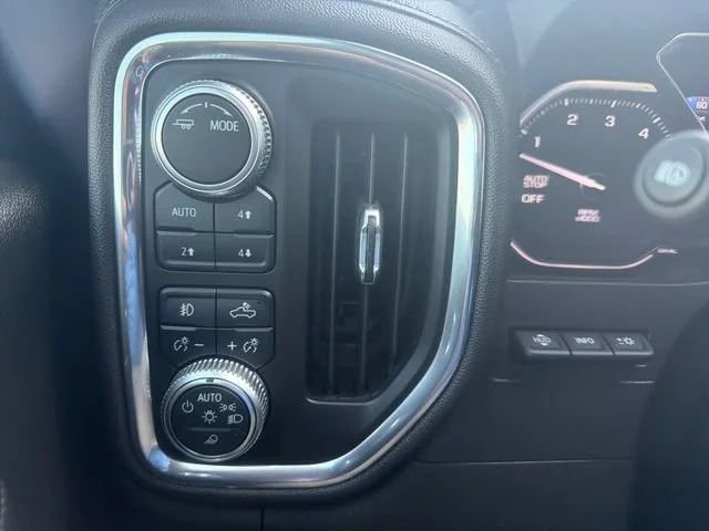 Used 2020 Onyx Black GMC Denali image 29