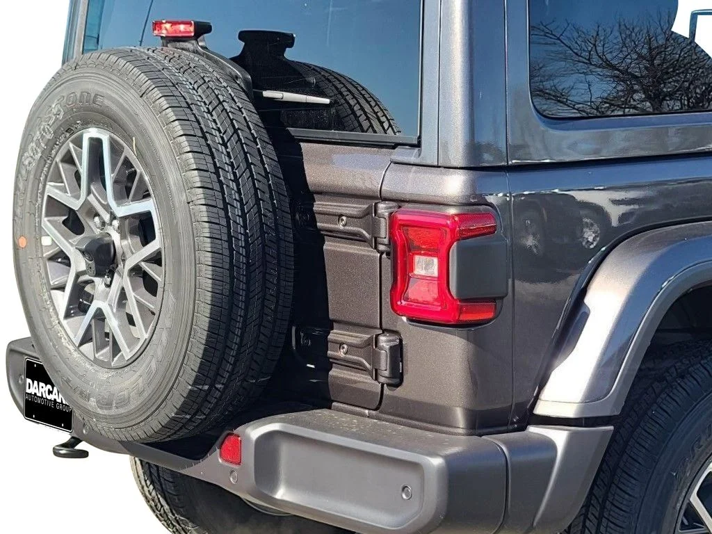 New 2025 Gray Jeep Sahara image 7