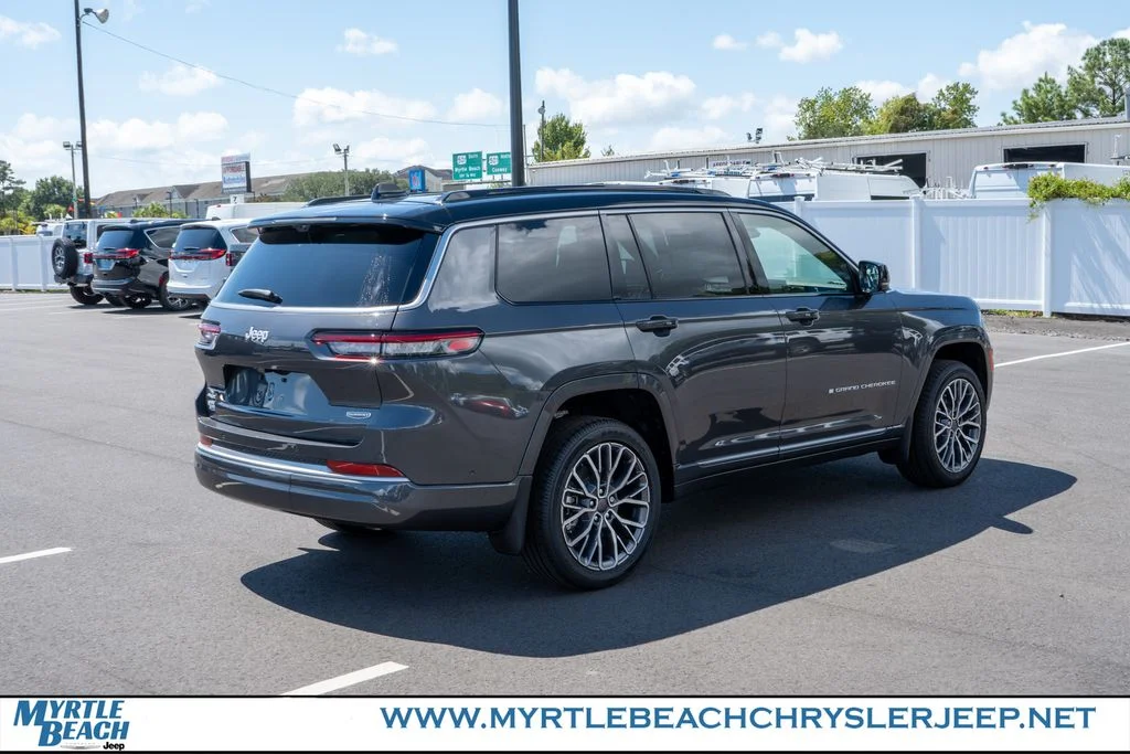 New 2026 Baltic Gray Metallic Clear-Coat Exterior Paint Jeep Summit image 6