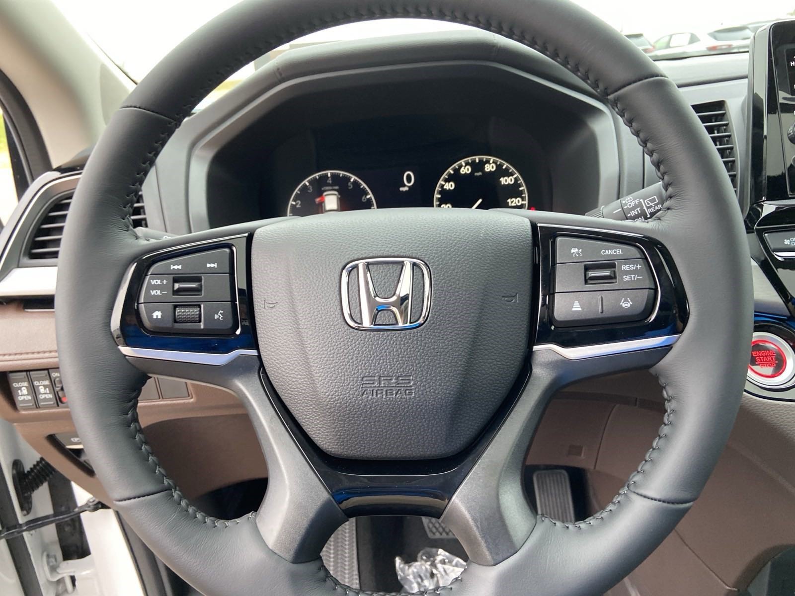New 2026 Platinum White Pearl Honda Touring image 32