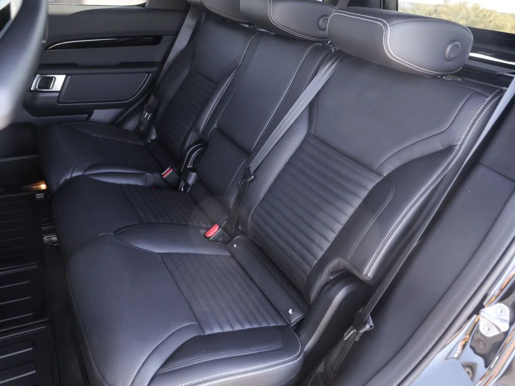 Used 2025 Santorini Black Metallic Land Rover S image 32