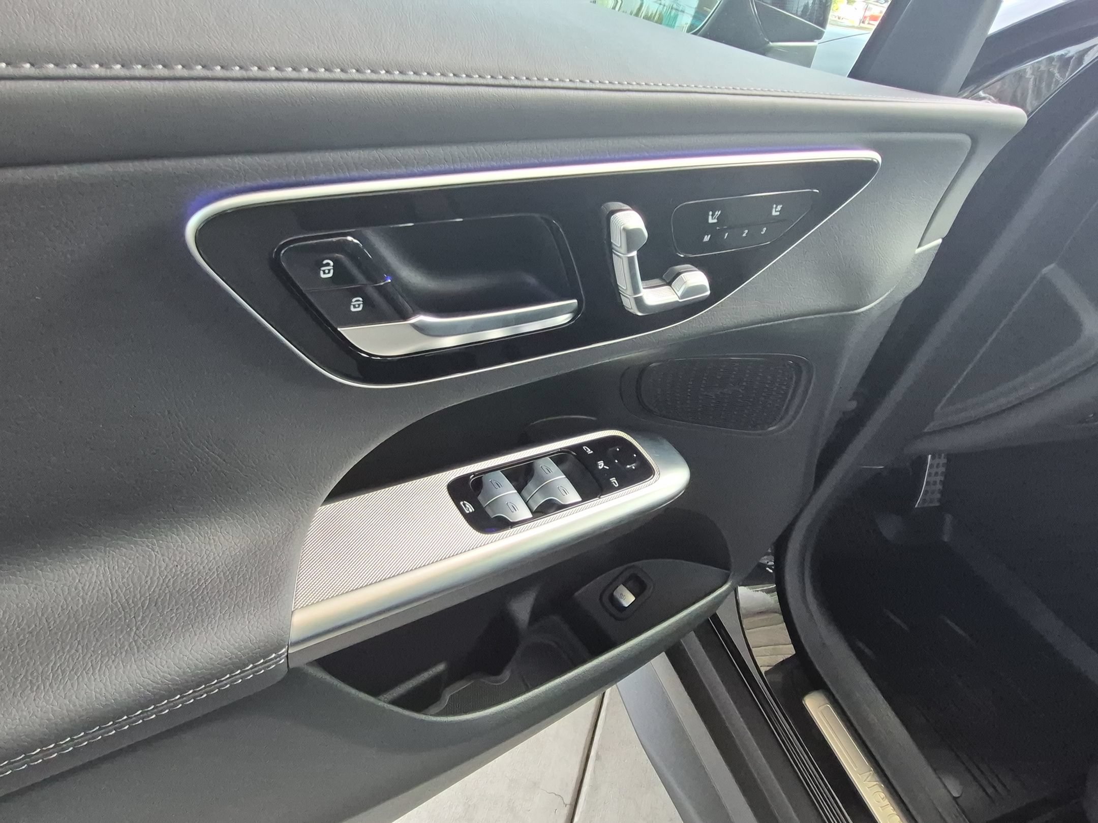 New 2026 Black Mercedes-Benz GLC 300 image 24