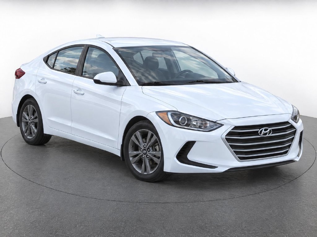Used 2018 White Hyundai SEL image 2