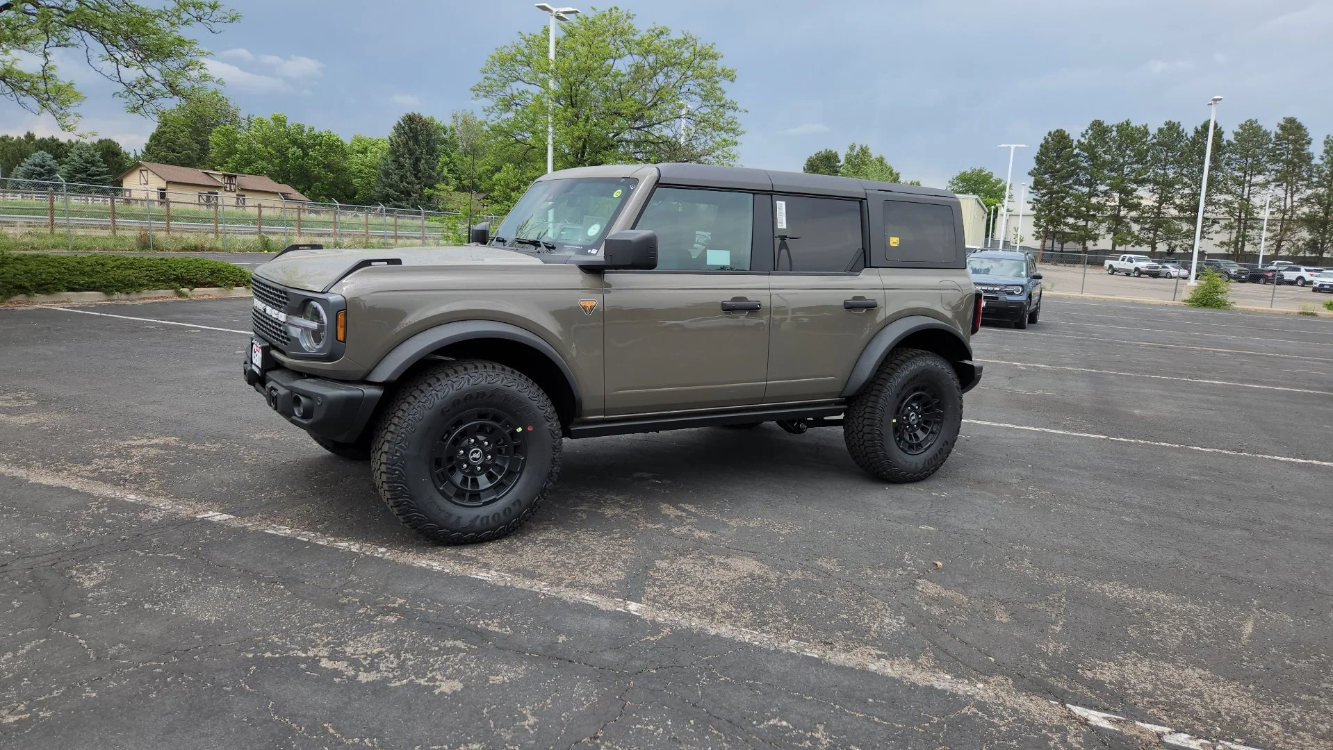 New 2026 Marsh Gray Ford Badlands image 4