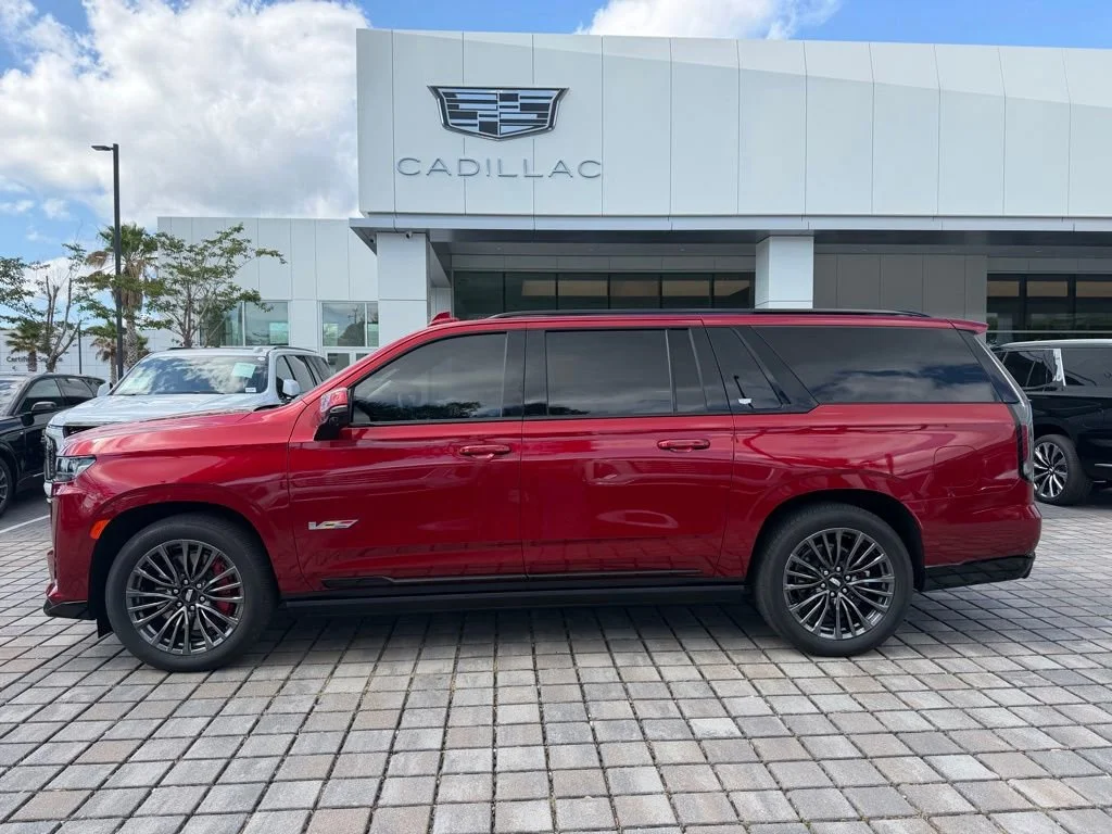 2024 Cadillac Escalade ESV V-Series's photo