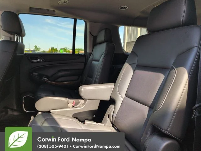 Used 2019 Summit White Chevrolet  image 25