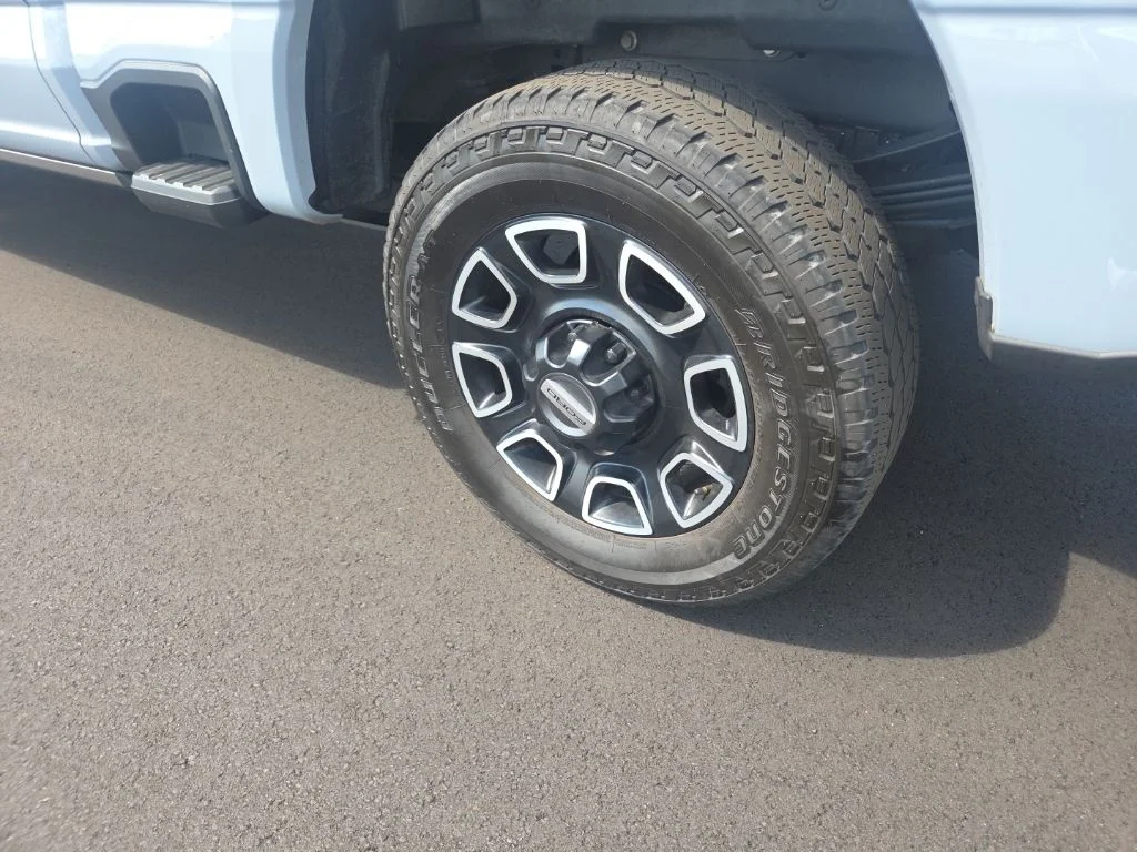Used 2024 Gray Ford Platinum image 27