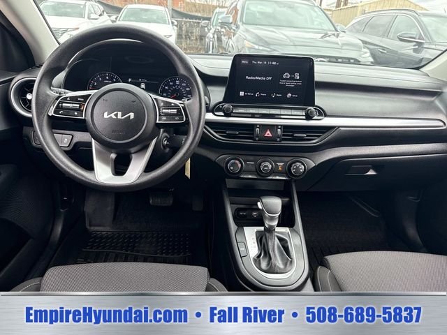 2024 Kia Forte LXS - Photo 13
