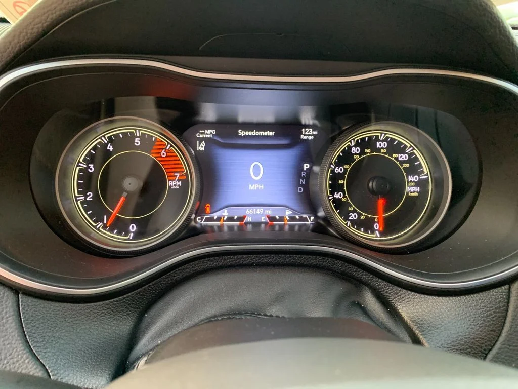 Used 2022 Gray Jeep Limited image 29