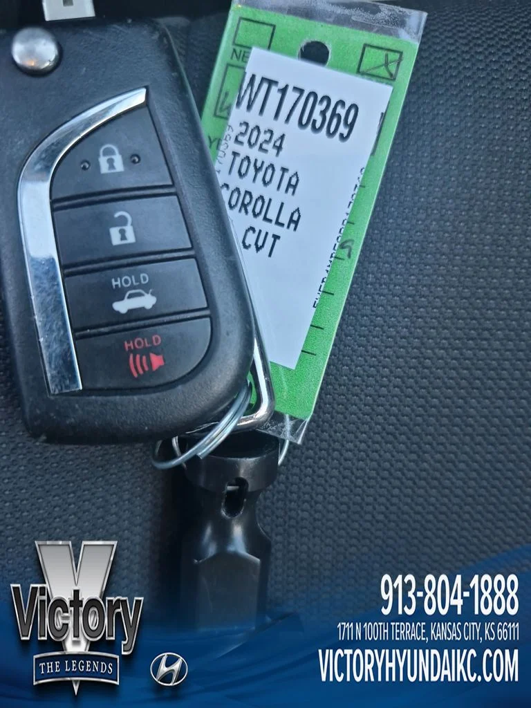 Used 2024  Toyota LE image 28
