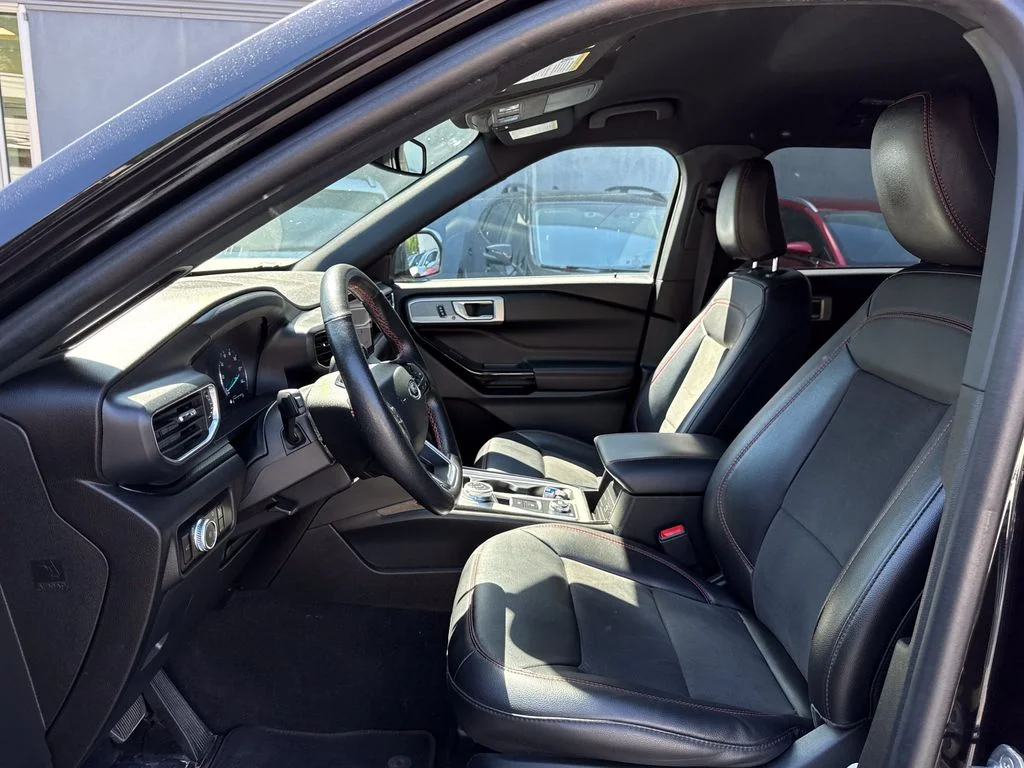 Used 2023 Black Metallic Ford ST-Line image 14