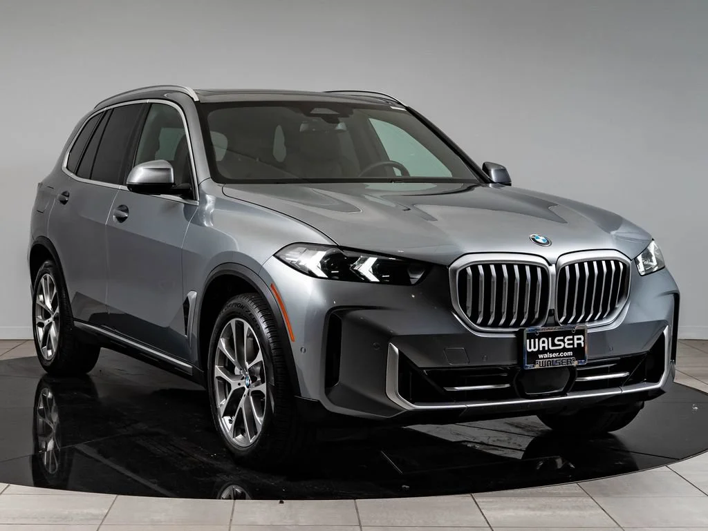 Used 2024 Skyscraper Grey Metallic BMW xDrive40i image 12