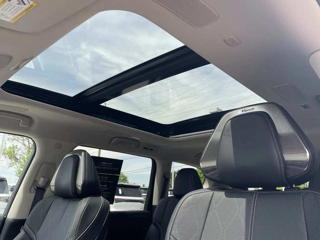 Used 2025 Black INFINITI SENSORY image 18