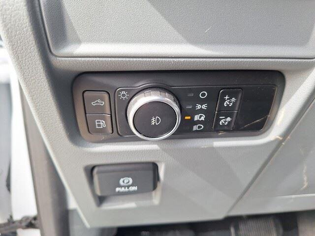 Used 2024 Oxford White Ford XLT image 12