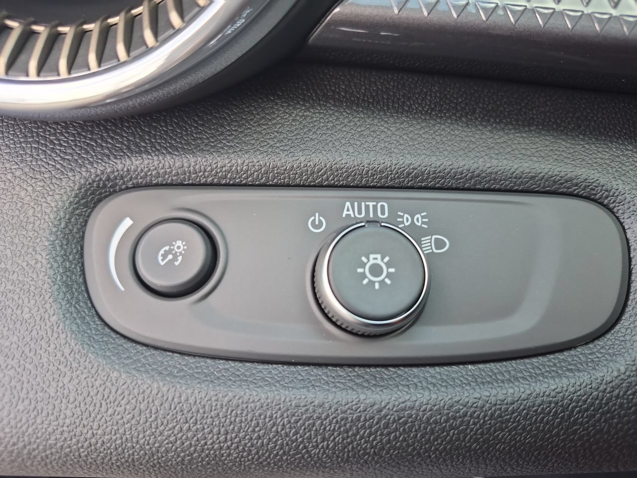 2026 Chevrolet Trax Activ - Photo 17