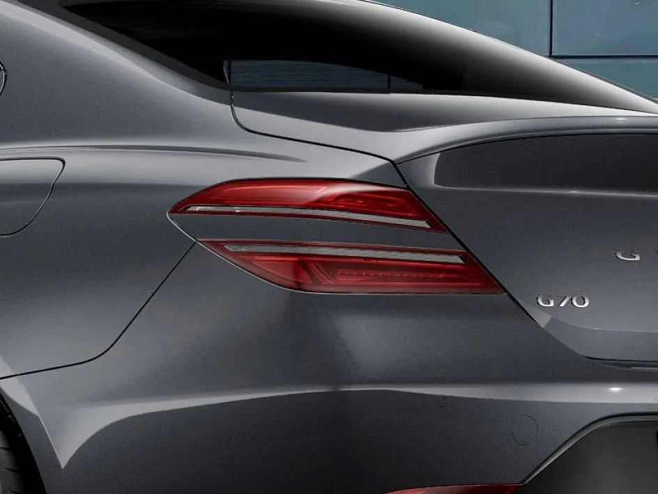 2025 GENESIS G70 Standard - Photo 10