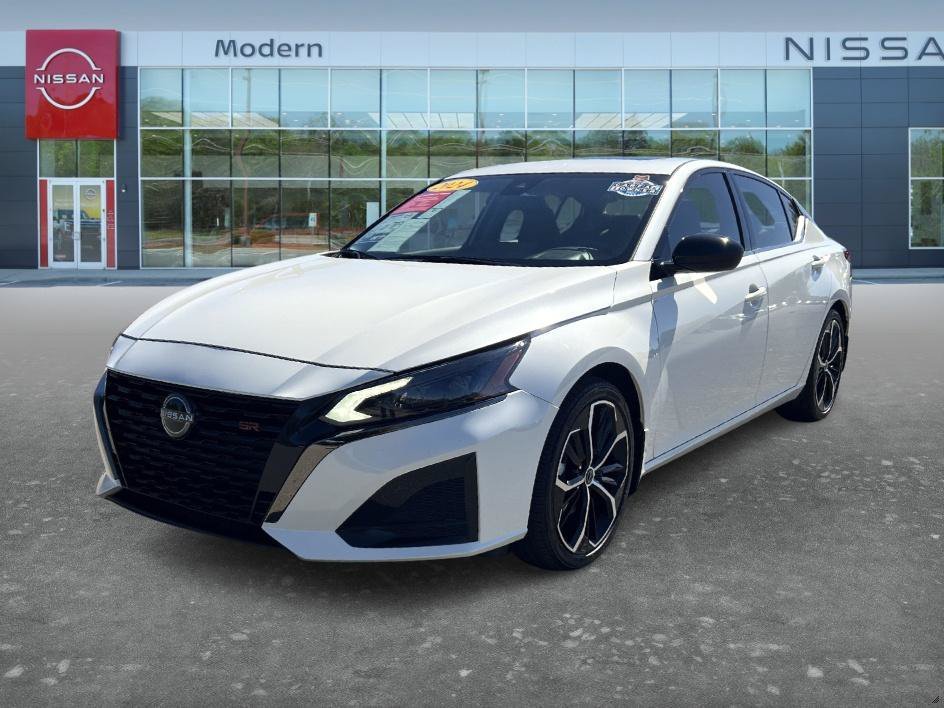 Used 2024 Pearl White Tricoat Nissan 2.5 SR image 1