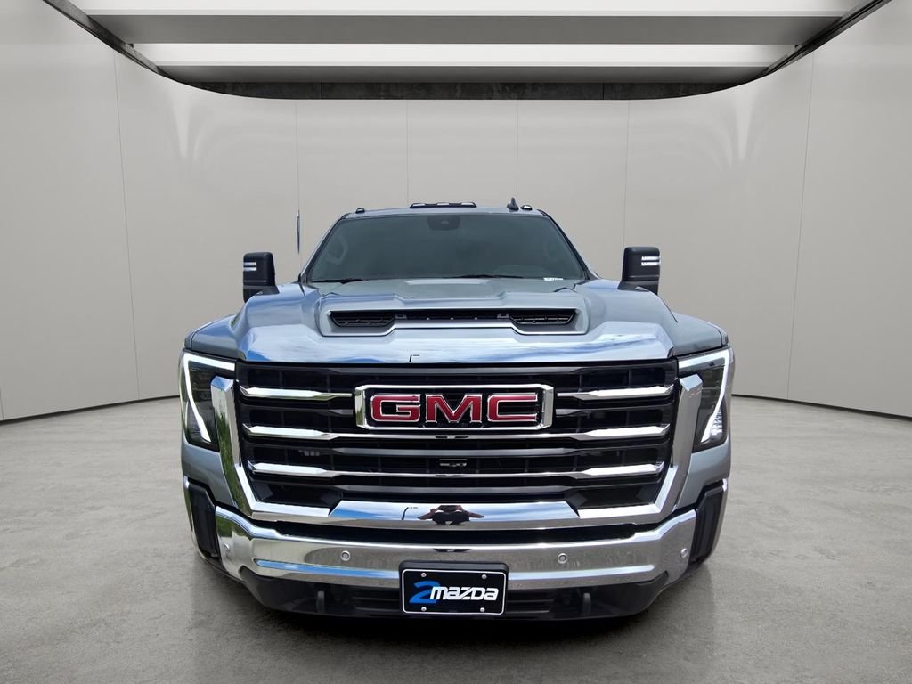 Used 2025 Sterling Metallic GMC SLE image 8