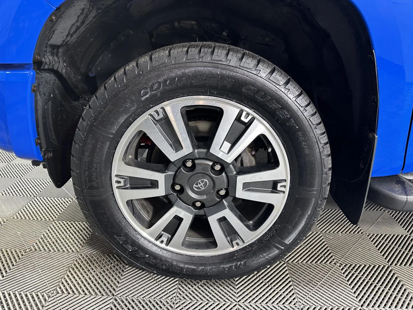 Used 2020 Voodoo Blue Toyota SR5 image 14