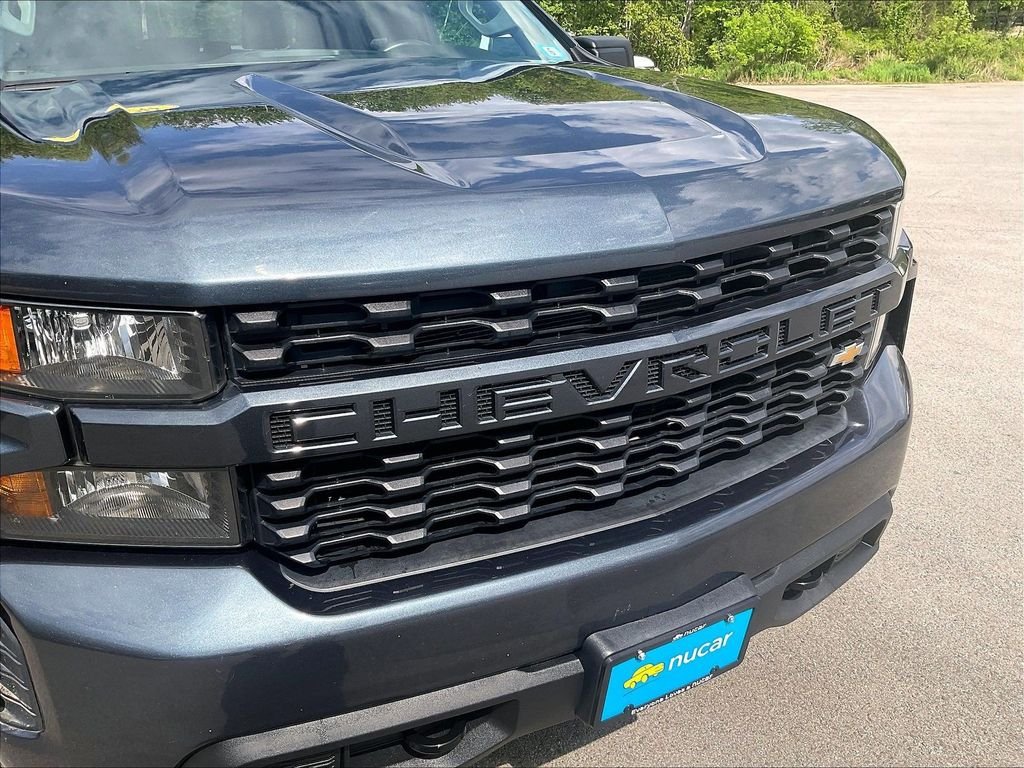 Used 2020 Gray Chevrolet Custom image 31