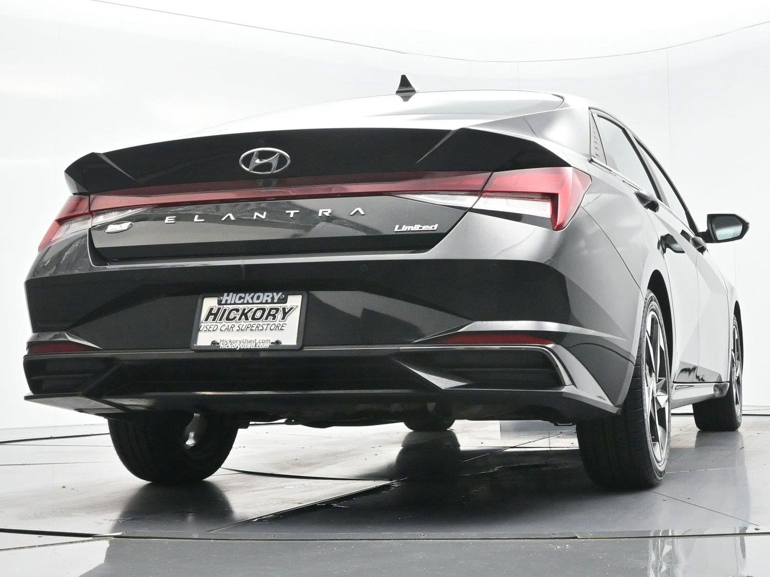Used 2021 Phantom Black Hyundai Limited image 50