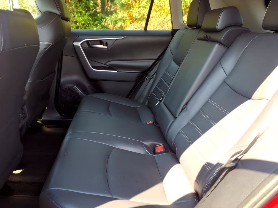 Used 2019 Ruby Flare Pearl Toyota XLE Premium image 14
